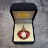 1995 – Brooch, commemorative pin, offering to the royal crematorium