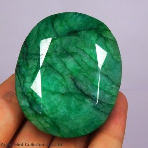 586.40 Ct Treated Green African Emerald Huge Museam Size Certified Gemstone