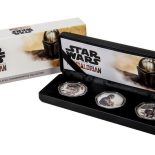 Star Wars the Mandalorian & Baby Yoda Grogu 50p Shaped Coins In Display Box New