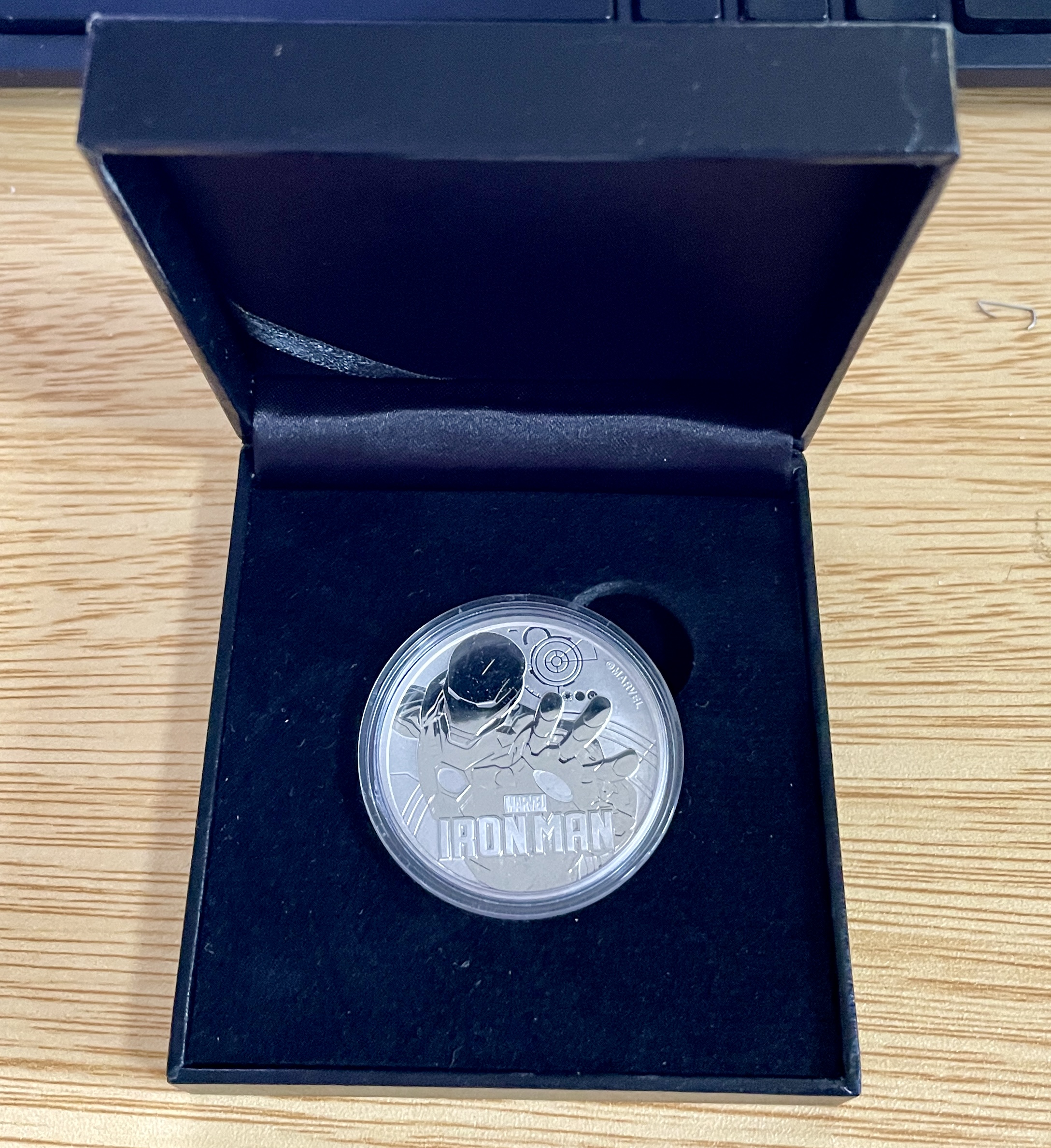 3.2018 MARVEL IRONMAN QEII REVERSE FROSTED TUVALU 1OZ SILVER PROOF $1 COIN & BOX jpeg